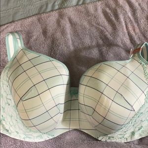 BNWT CACIQUE SIZE 44H BALCONETTE